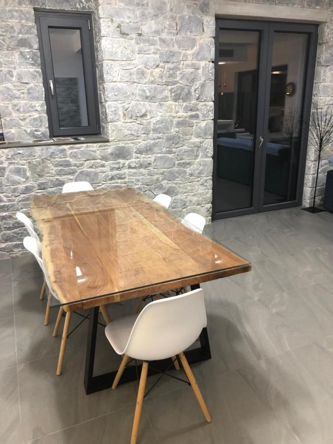 Elion Luxury Apartments Каламата Экстерьер фото