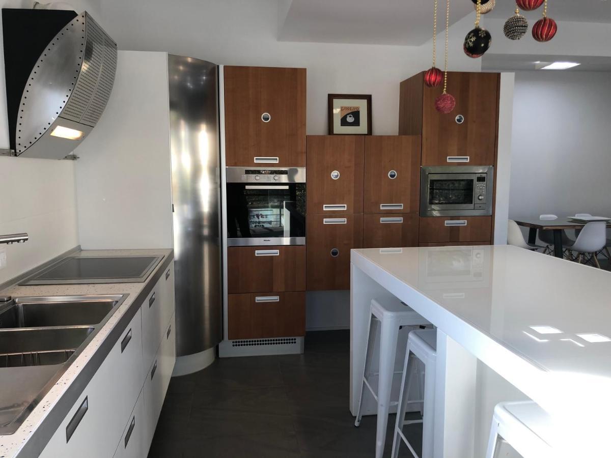 Elion Luxury Apartments Каламата Экстерьер фото